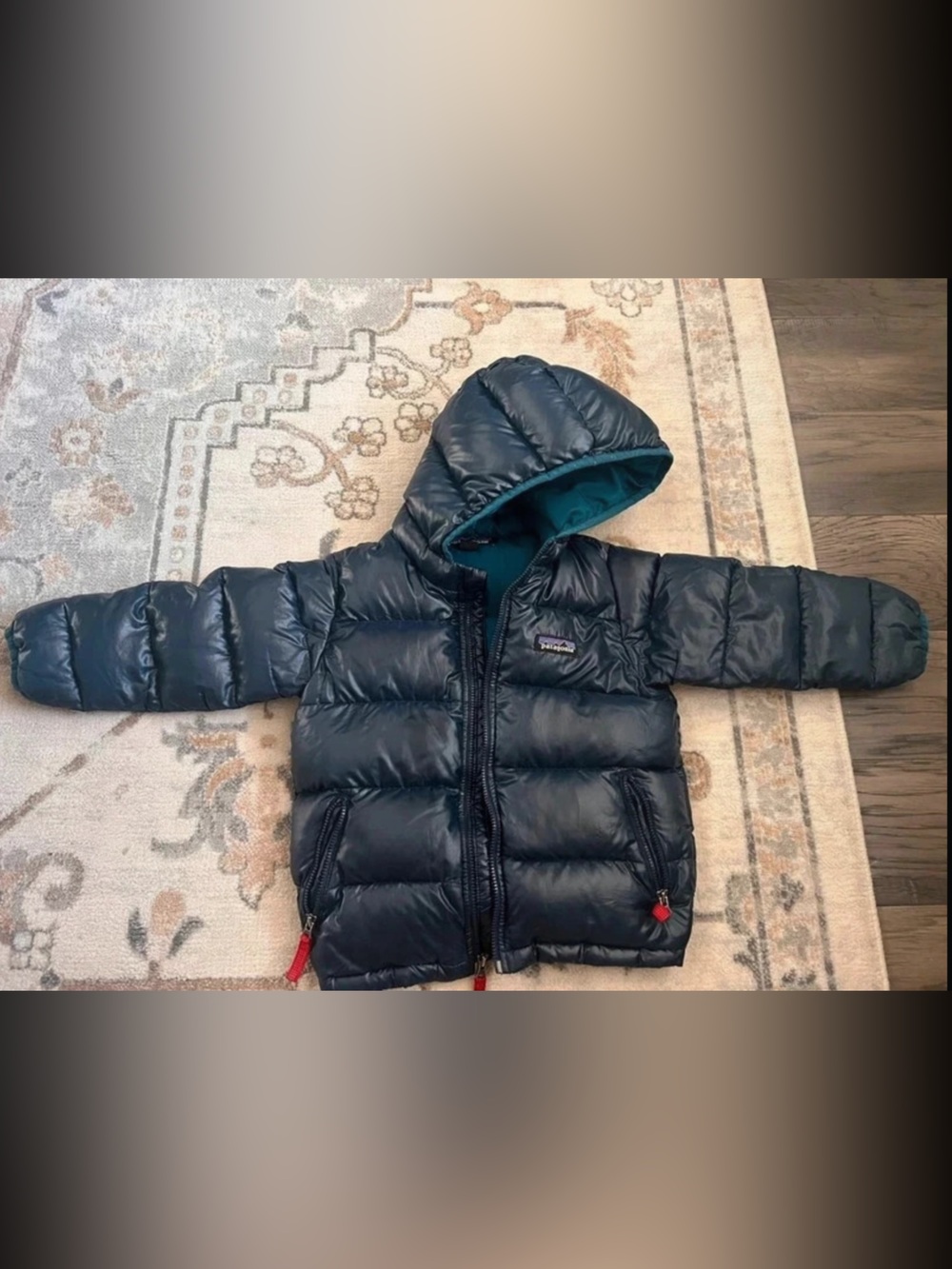 Patagonia Hi-Loft Puffer Jacket size 3T (read) 
Has repair tape on seam of arm b
